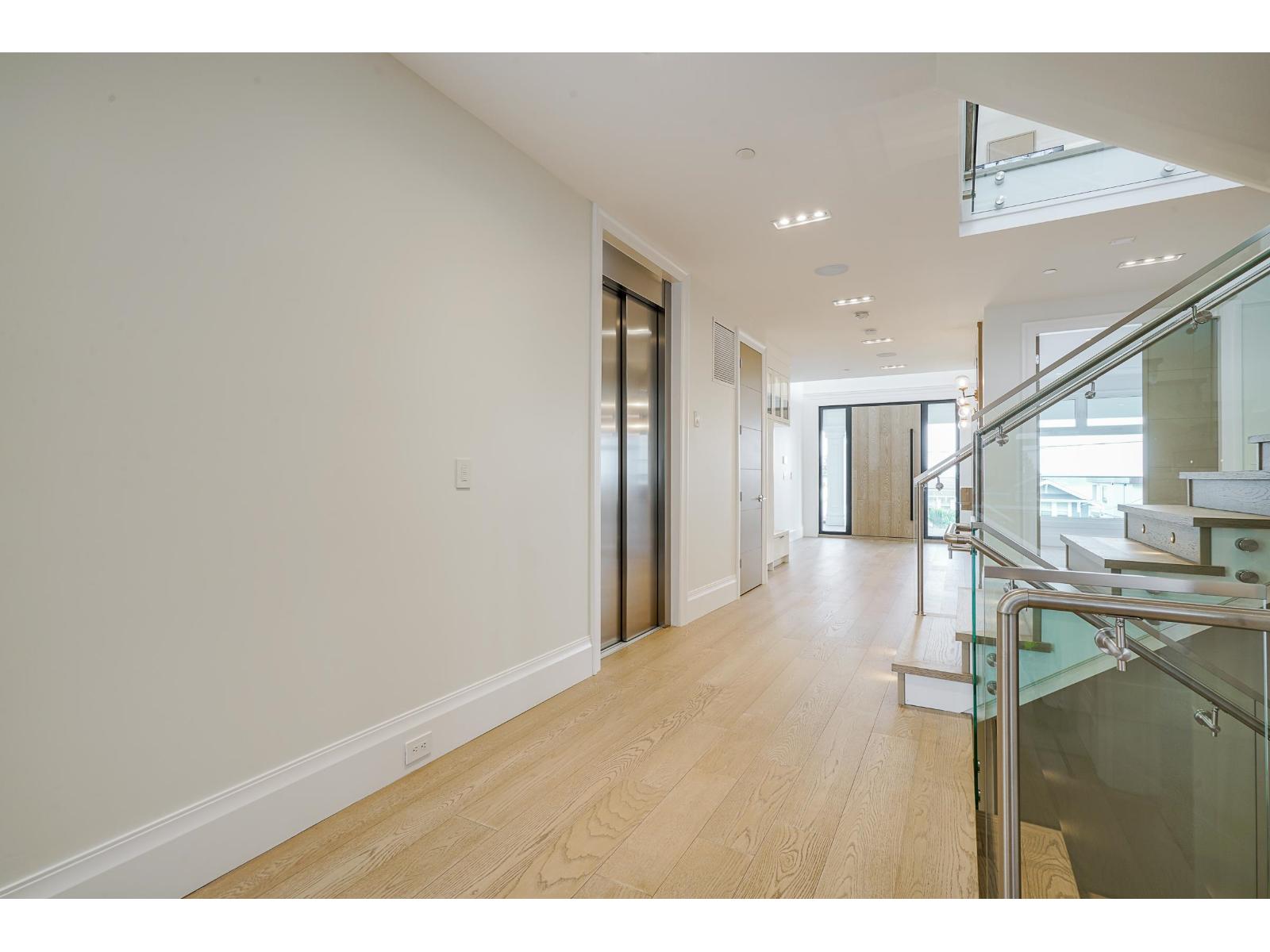 15729 Cliff Avenue, White Rock, British Columbia  V4B 1W3 - Photo 28 - R3135240