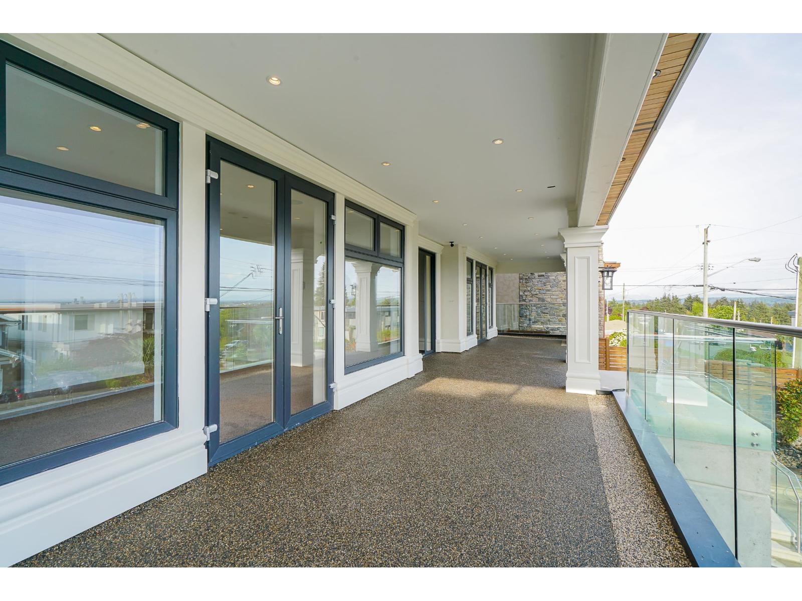 15729 Cliff Avenue, White Rock, British Columbia  V4B 1W3 - Photo 40 - R3135240