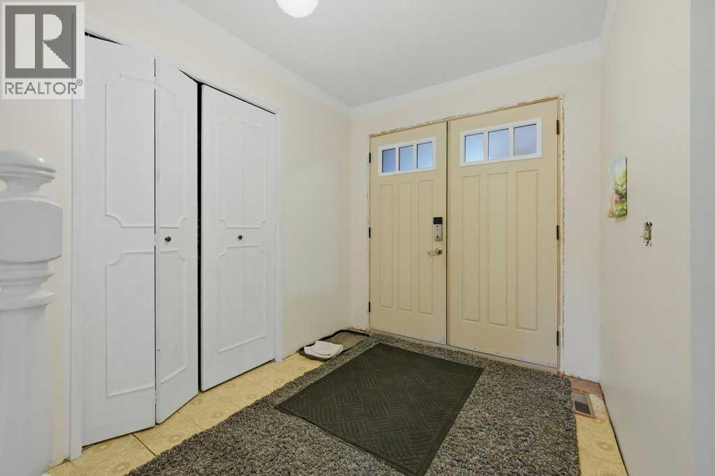 9824 19 Street Sw, Calgary, Alberta  T2V 4C3 - Photo 3 - A2317213