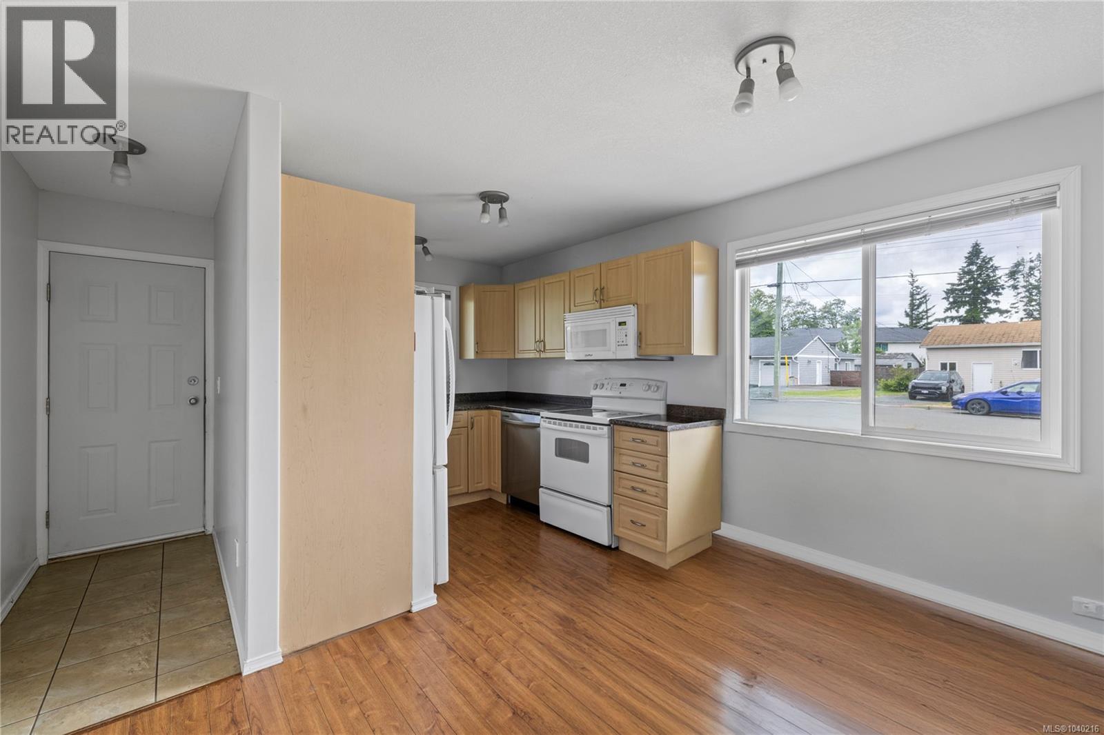 206 Stanford Ave, Parksville, British Columbia  V9P 1L7 - Photo 11 - 1040216