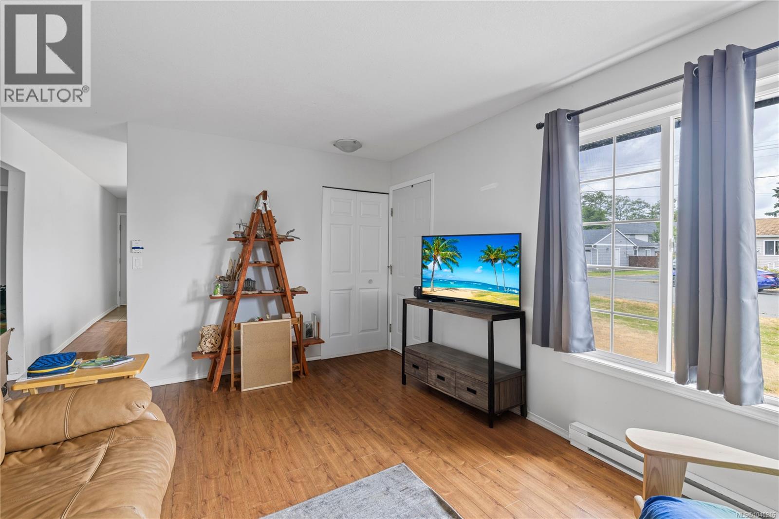206 Stanford Ave, Parksville, British Columbia  V9P 1L7 - Photo 3 - 1040216
