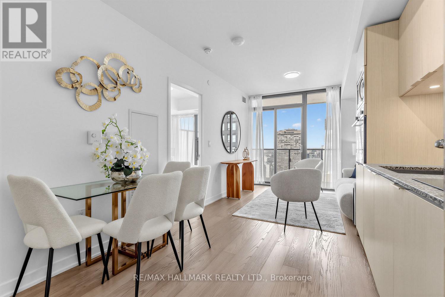3909 - 11 Wellesley Street W, Toronto, Ontario  M4Y 0G4 - Photo 10 - C13437730