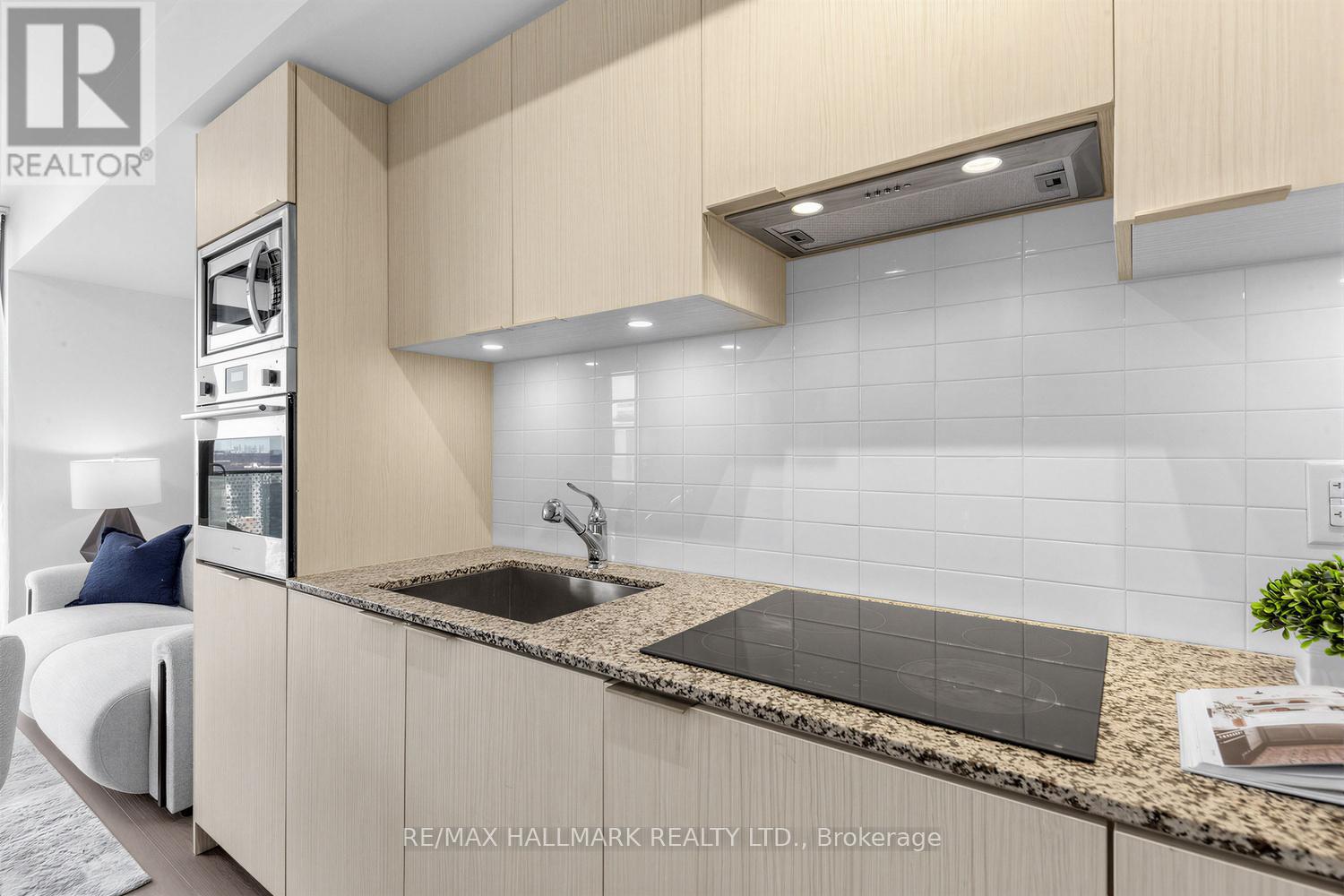 3909 - 11 Wellesley Street W, Toronto, Ontario  M4Y 0G4 - Photo 11 - C13437730