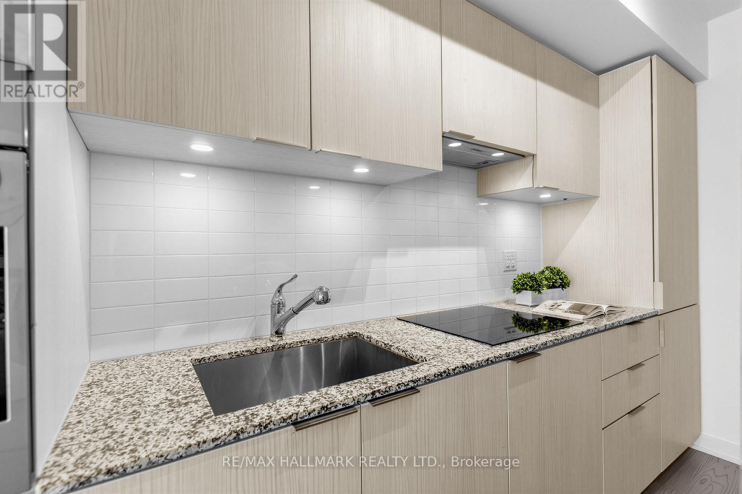 3909 - 11 Wellesley Street W, Toronto, Ontario  M4Y 0G4 - Photo 12 - C13437730