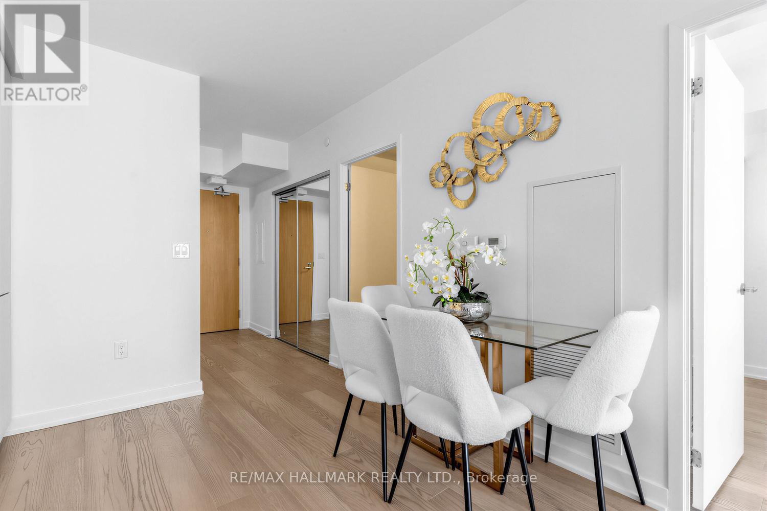 3909 - 11 Wellesley Street W, Toronto, Ontario  M4Y 0G4 - Photo 13 - C13437730