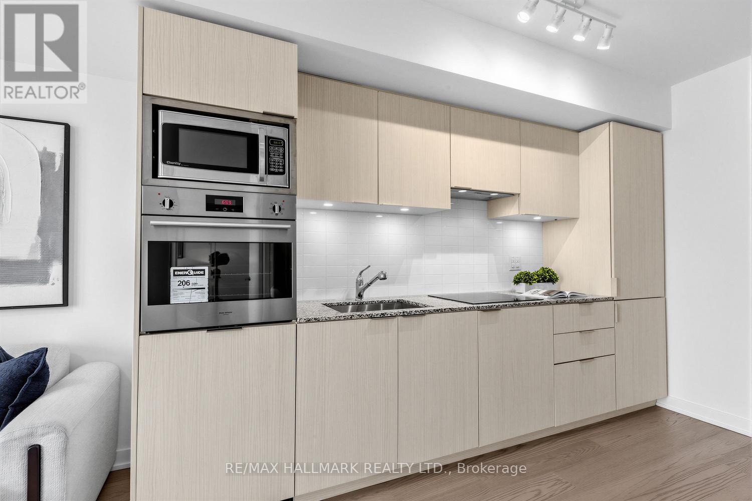 3909 - 11 Wellesley Street W, Toronto, Ontario  M4Y 0G4 - Photo 14 - C13437730