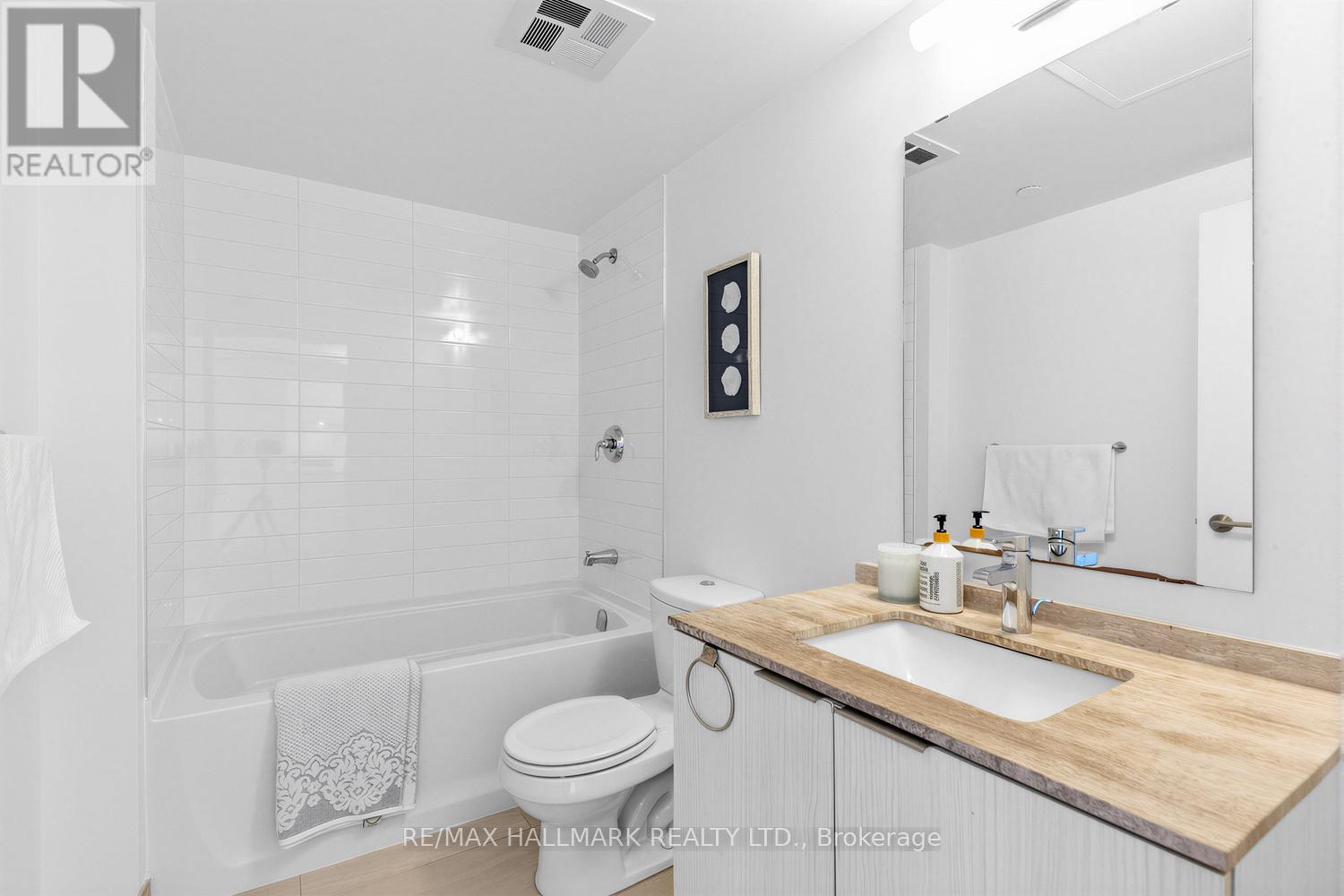 3909 - 11 Wellesley Street W, Toronto, Ontario  M4Y 0G4 - Photo 7 - C13437730
