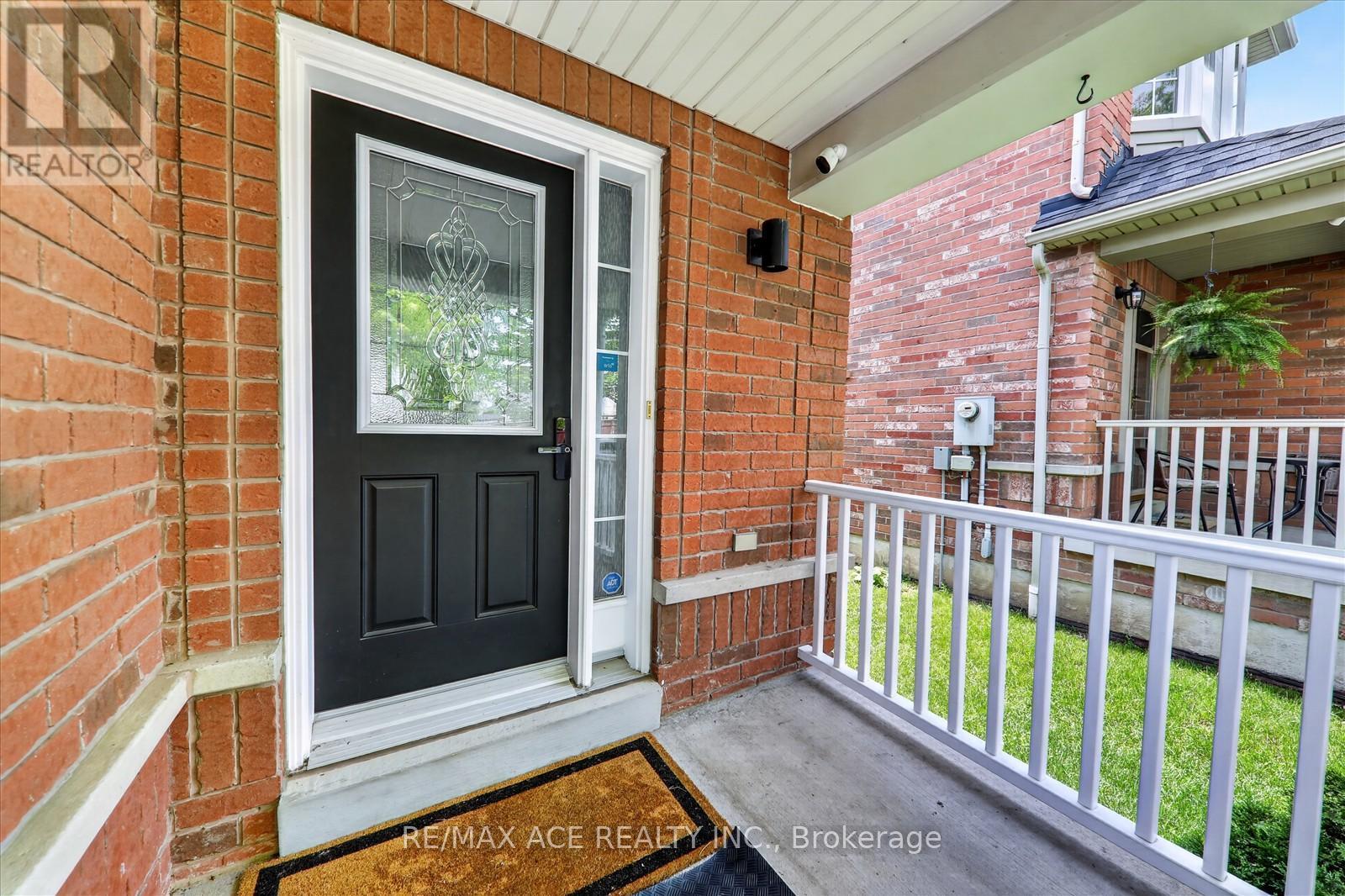 56 Unsworth Crescent, Ajax, Ontario  L1T 4X3 - Photo 4 - E13437480