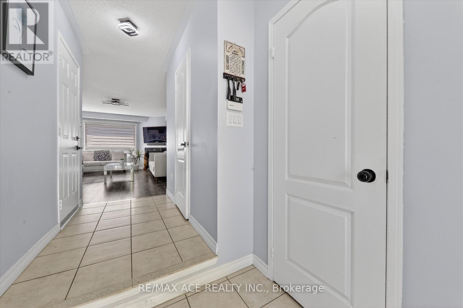 56 Unsworth Crescent, Ajax, Ontario  L1T 4X3 - Photo 6 - E13437480