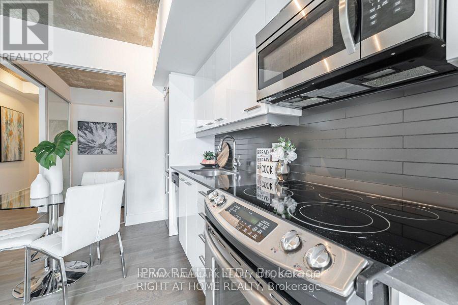 413 - 630 Queen Street E, Toronto, Ontario  M4M 1G3 - Photo 11 - E13437586
