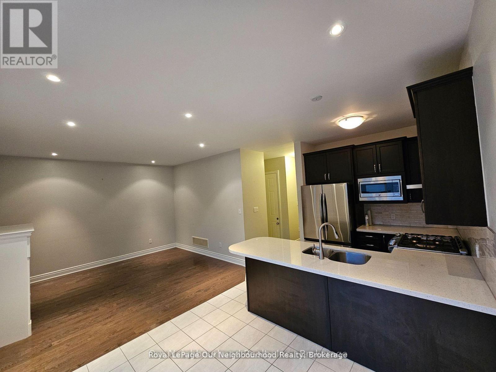 151 Presidial Avenue, Oshawa, Ontario  L1L 0H1 - Photo 4 - E13437652