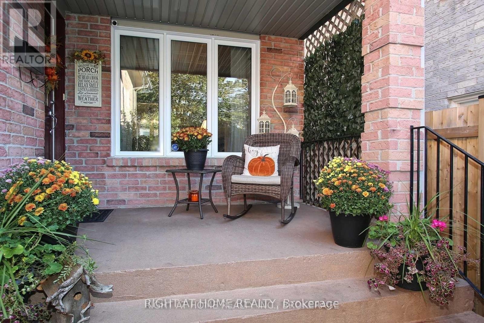 28 Mullen Drive, Ajax, Ontario  L1T 2A5 - Photo 2 - E13437696