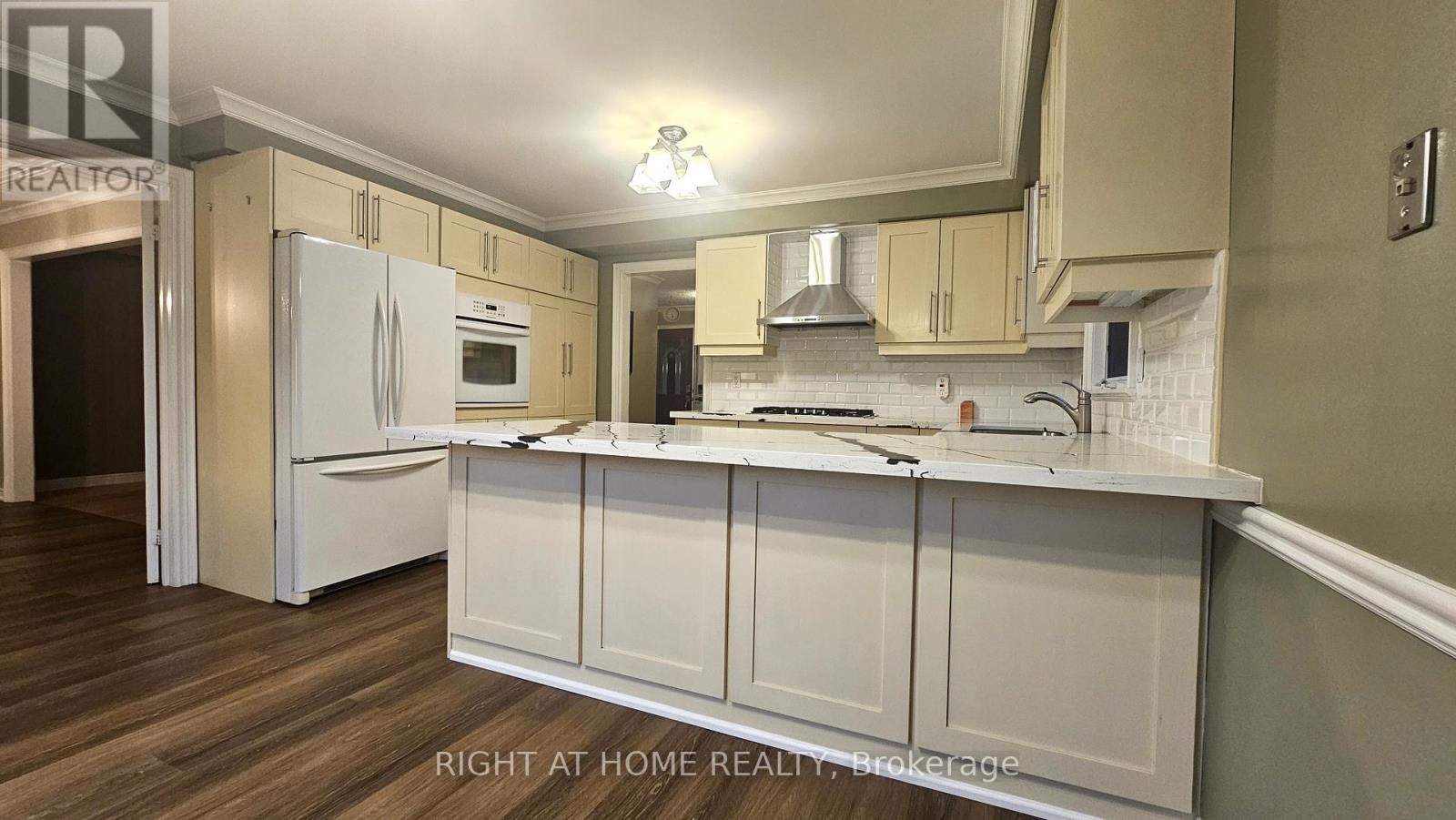 28 Mullen Drive, Ajax, Ontario  L1T 2A5 - Photo 9 - E13437696
