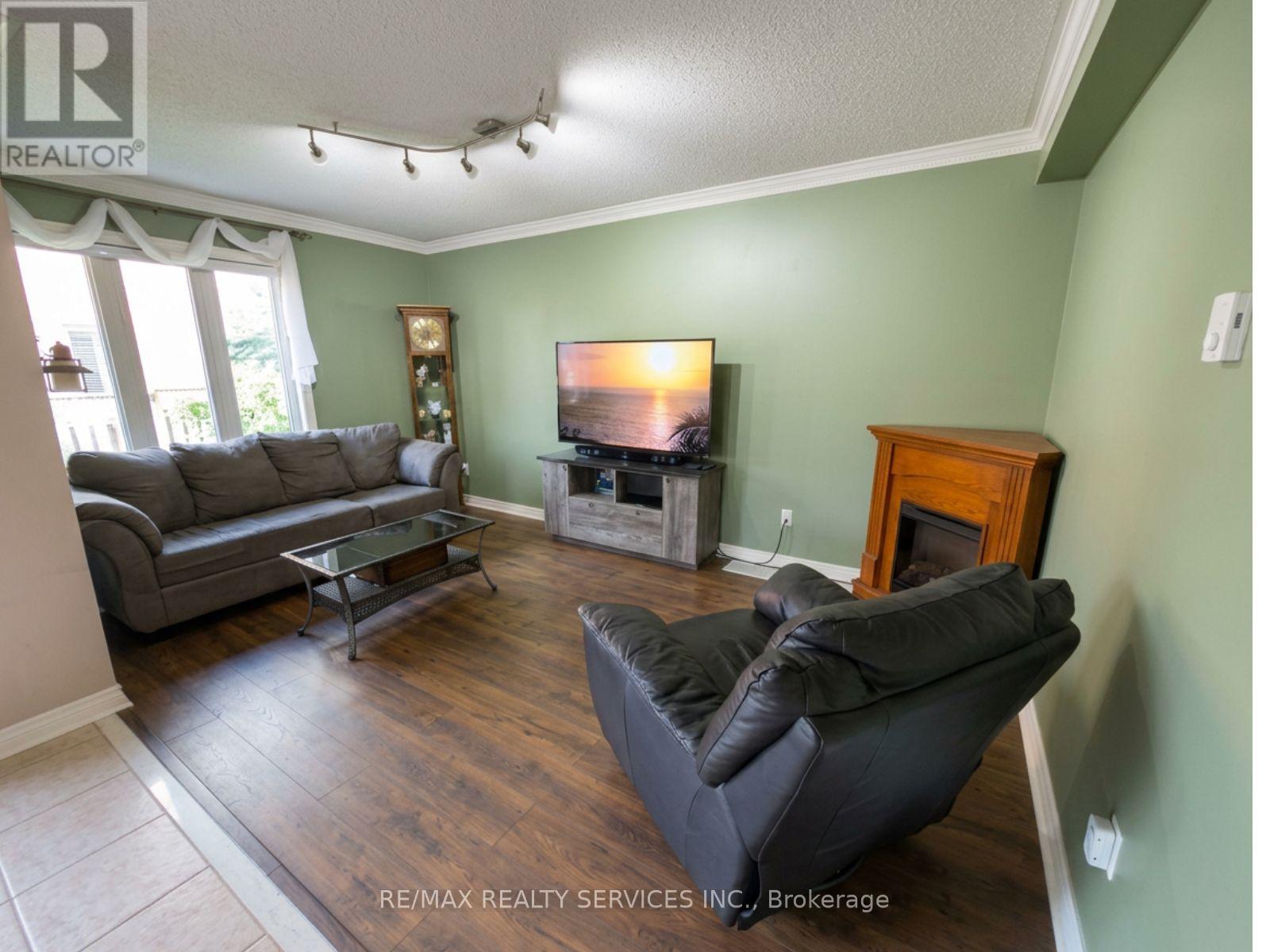 21 Filbert Way, Brampton, Ontario  L7A 3G2 - Photo 12 - W13437410