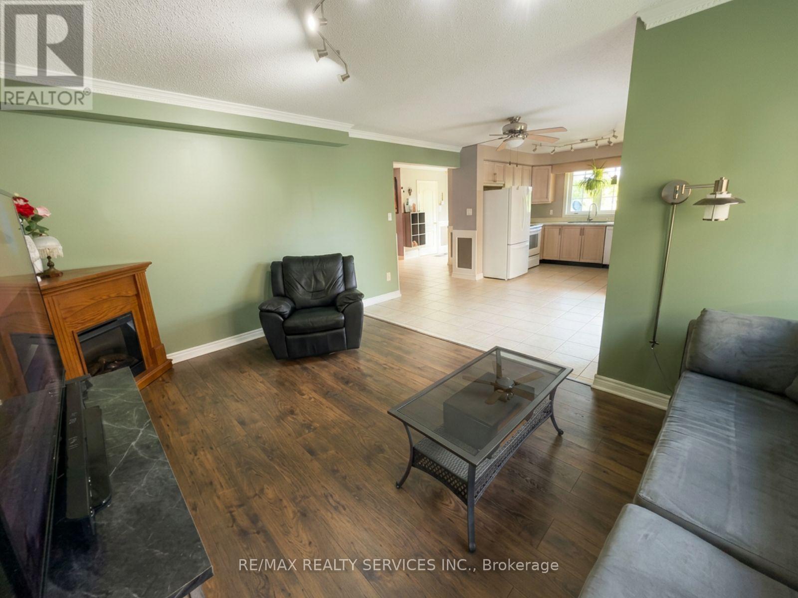 21 Filbert Way, Brampton, Ontario  L7A 3G2 - Photo 13 - W13437410