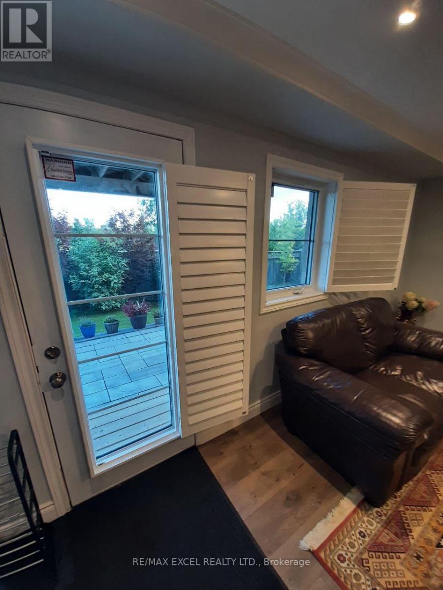 276 Degraaf Crescent, Aurora, Ontario  L4G 0X1 - Photo 11 - N13437774