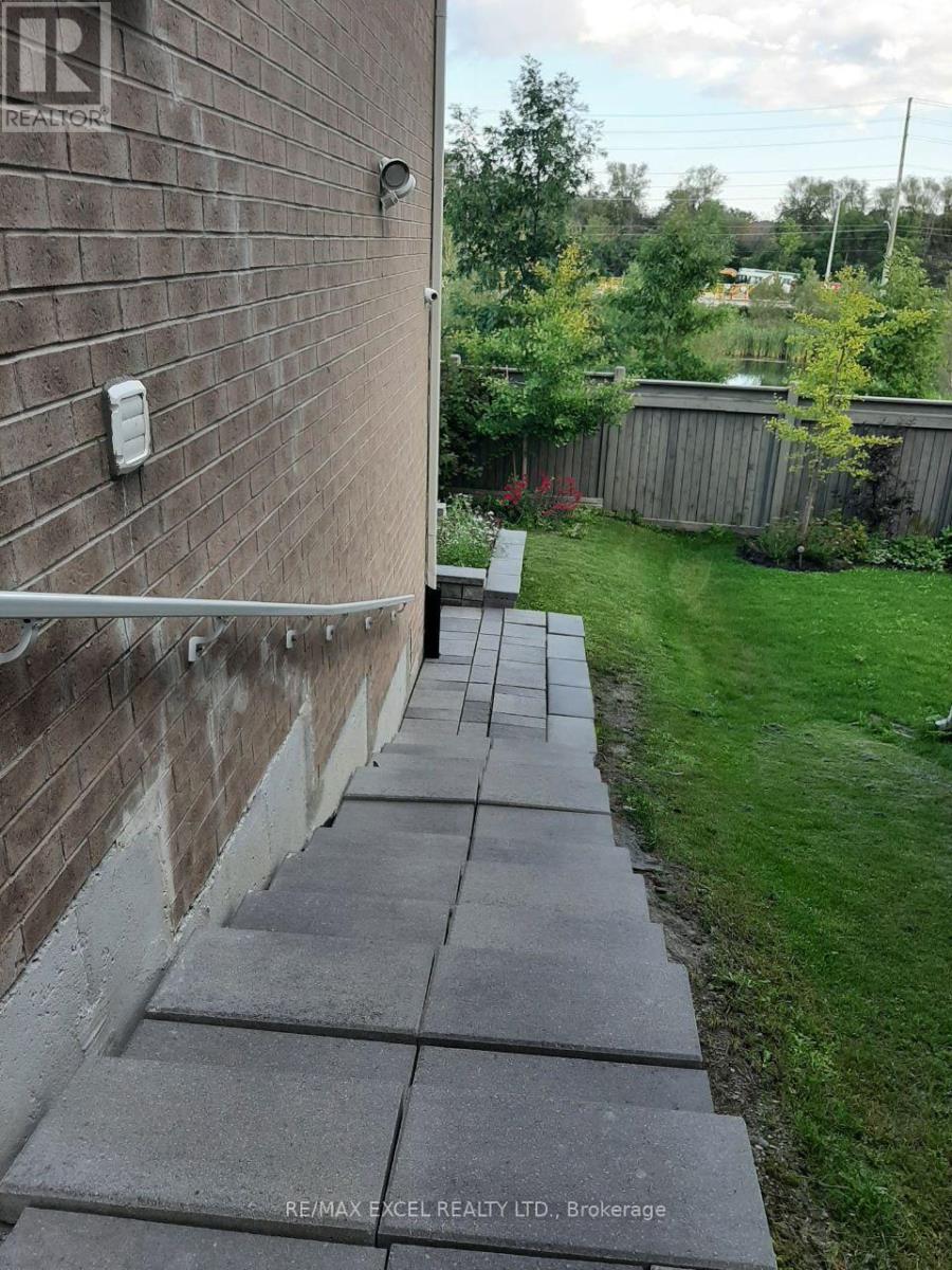 276 Degraaf Crescent, Aurora, Ontario  L4G 0X1 - Photo 12 - N13437774