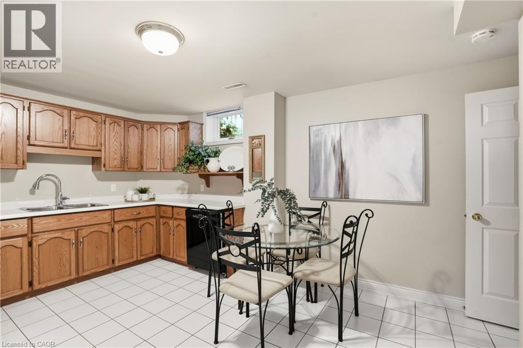 1121 Forestvale Drive, Burlington, Ontario  L7P 4W3 - Photo 28 - 40839351