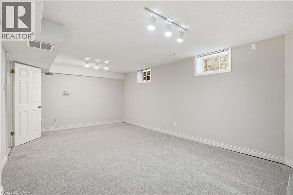 1121 Forestvale Drive, Burlington, Ontario  L7P 4W3 - Photo 35 - 40839351