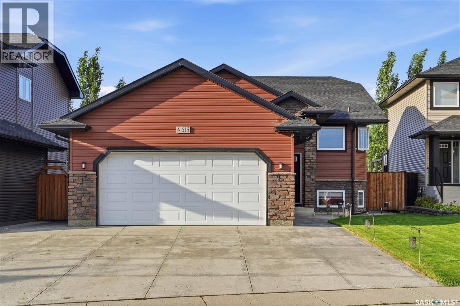 615 Pringle BEND, Saskatoon, Saskatchewan
