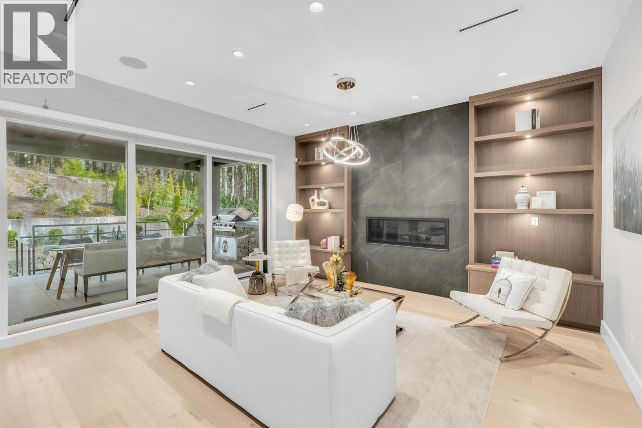 31 Glenmore Drive, West Vancouver, British Columbia  V7S 1A5 - Photo 3 - R3130376