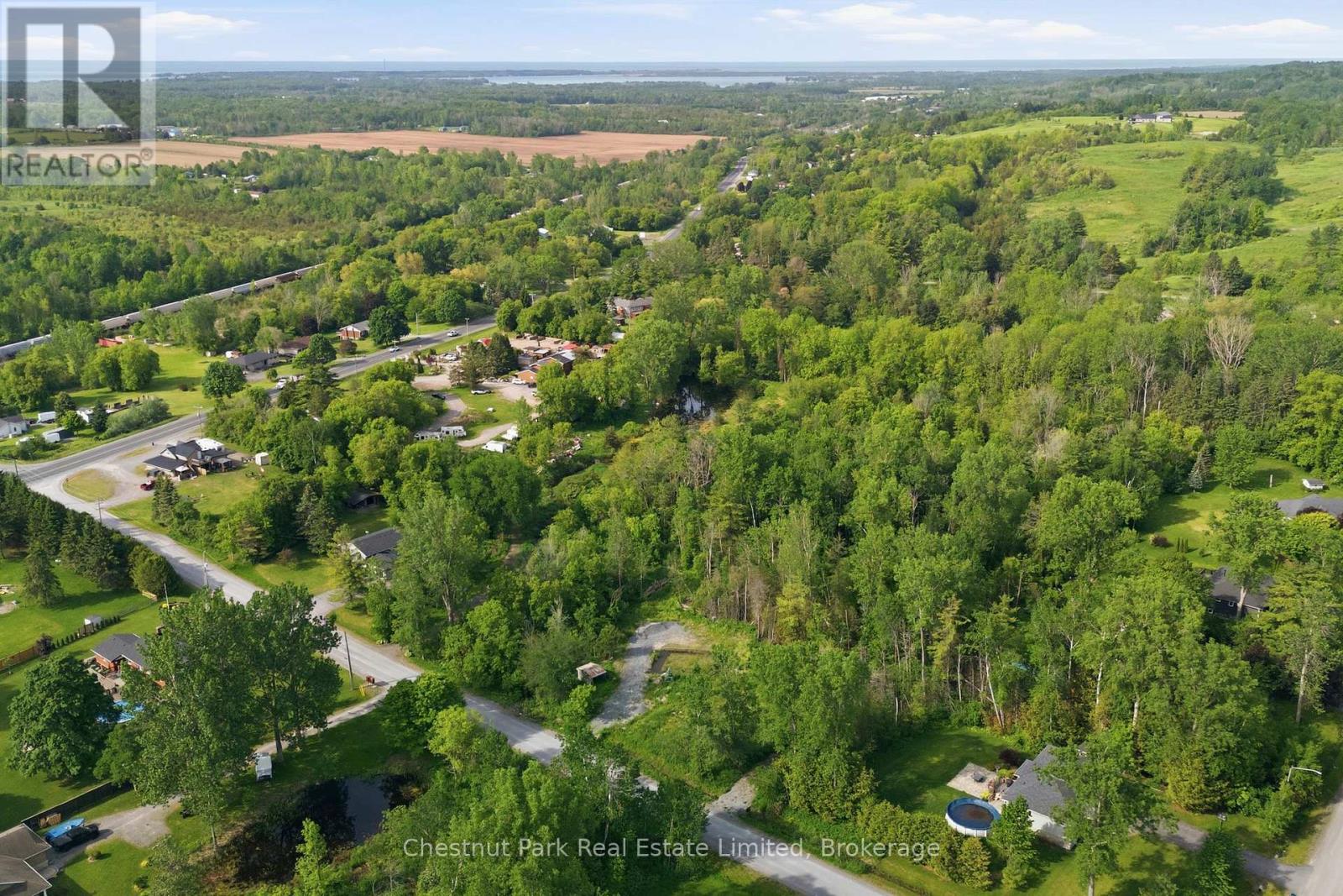 40 Whispering Woods Drive, Quinte West, Ontario K8V 5P7 - Photo 3 - X13437842
