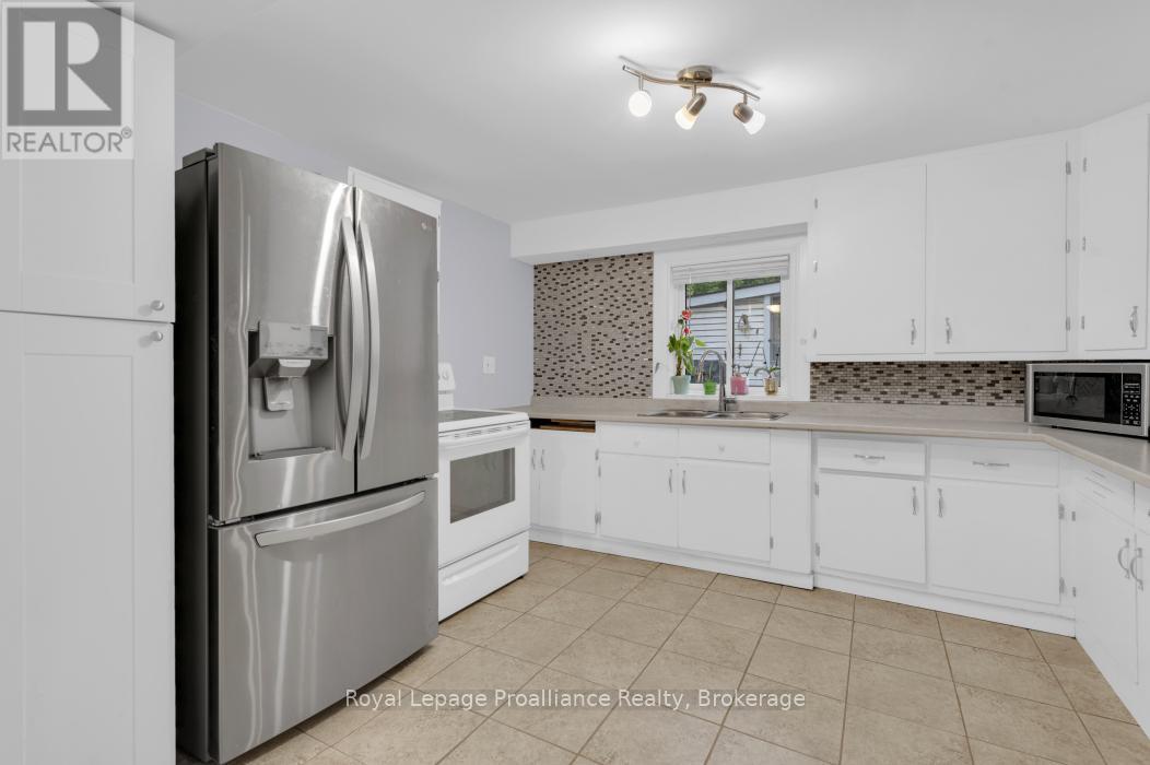 57 Albion Street, Belleville, Ontario  K8N 3R7 - Photo 10 - X13437982