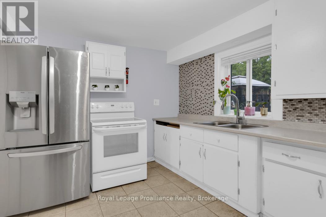 57 Albion Street, Belleville, Ontario  K8N 3R7 - Photo 11 - X13437982