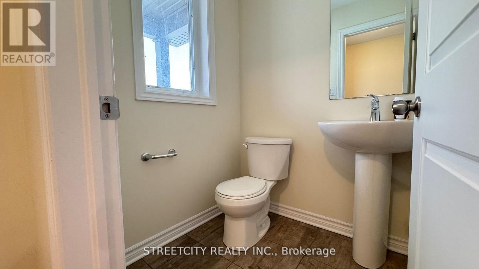 1357 Michael Circle, London East, Ontario  N5V 0B8 - Photo 3 - X13437992