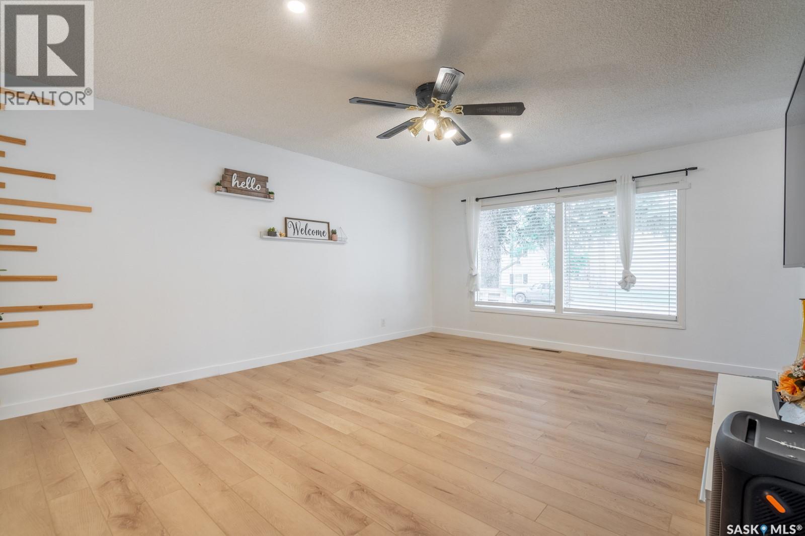 3312 Portnall Avenue, Regina, Saskatchewan  S4S 2B6 - Photo 3 - SK039230