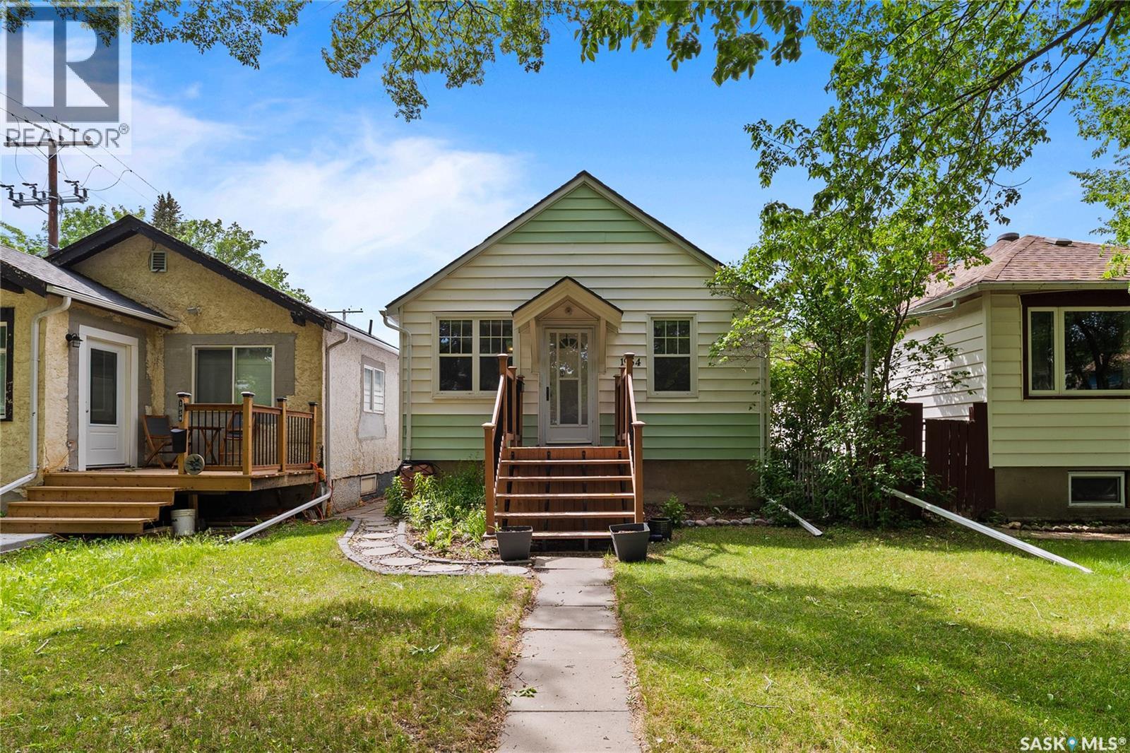 1954 Athol Street, Regina, Saskatchewan  S4T 3E3 - Photo 1 - SK039183