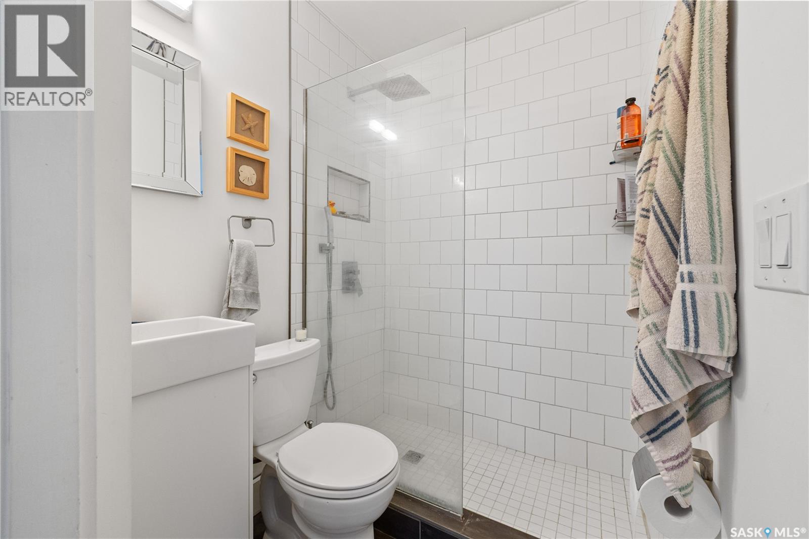 1954 Athol Street, Regina, Saskatchewan  S4T 3E3 - Photo 9 - SK039183