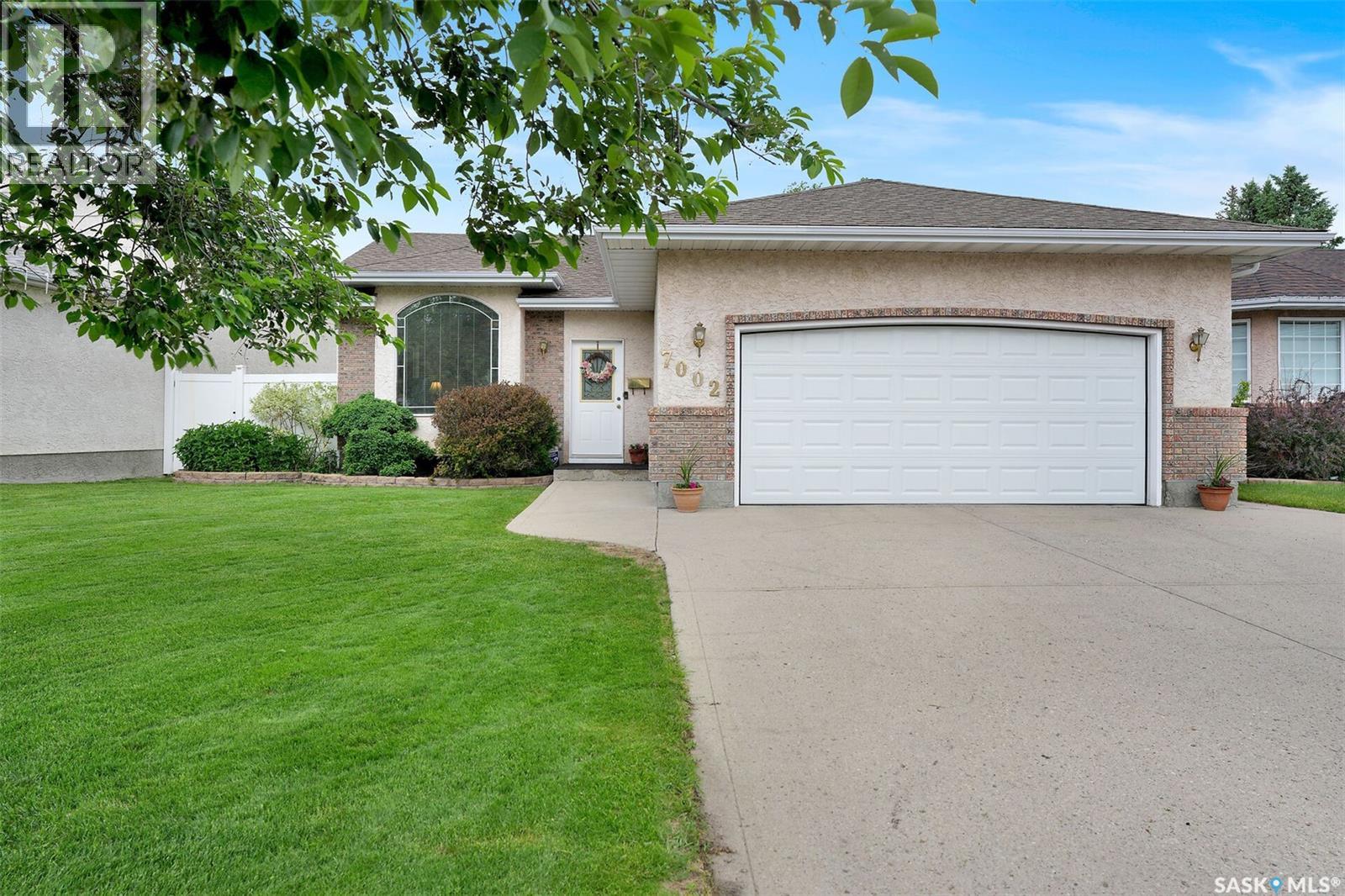 7002 Maple Wood CRESCENT, Regina, Saskatchewan
