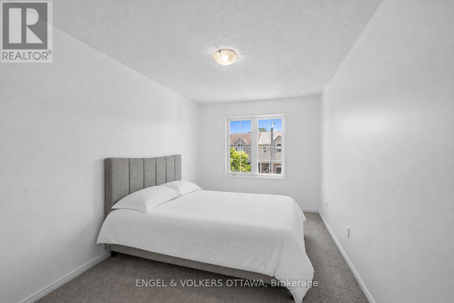 212 Macoun Circle, Ottawa, Ontario  K1T 0H9 - Photo 19 - X13437934