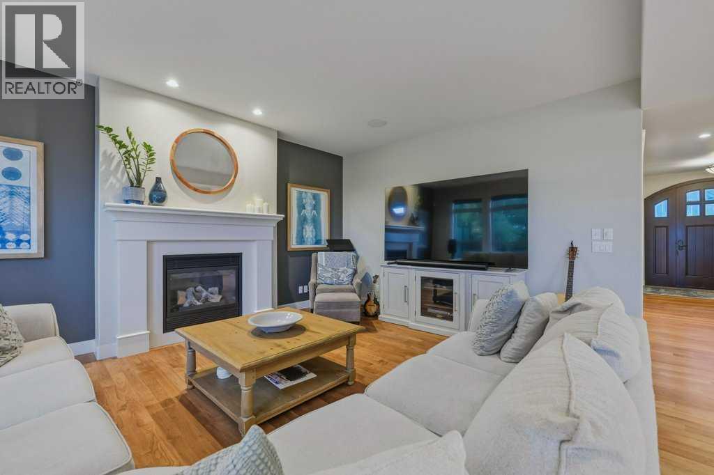 74 Discovery Ridge Heights Sw, Calgary, Alberta  T3H 5S9 - Photo 14 - A2320207