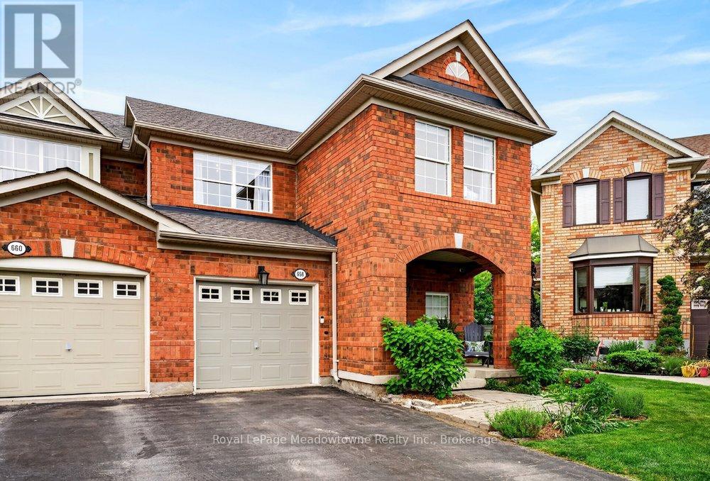 658 Porter Way, Milton, Ontario  L9T 5W2 - Photo 2 - W13437884