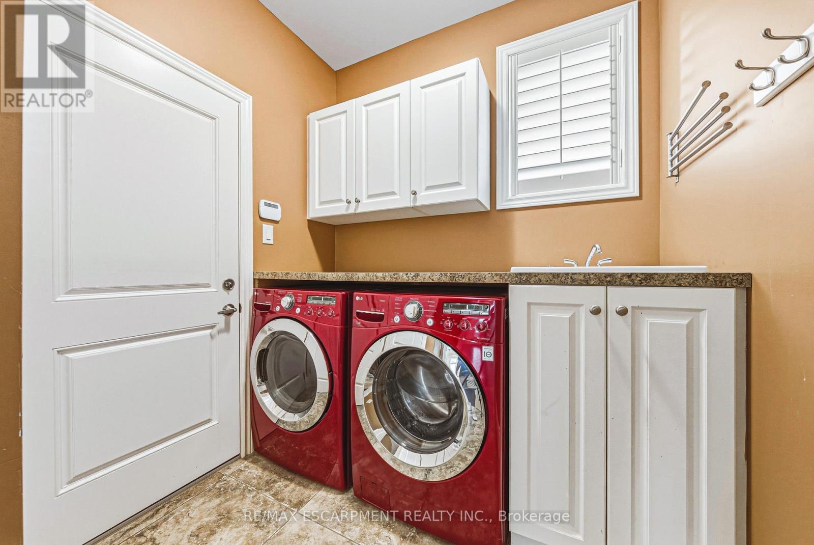 1047 St Matthews Avenue, Burlington, Ontario  L7T 2J3 - Photo 18 - W13437424