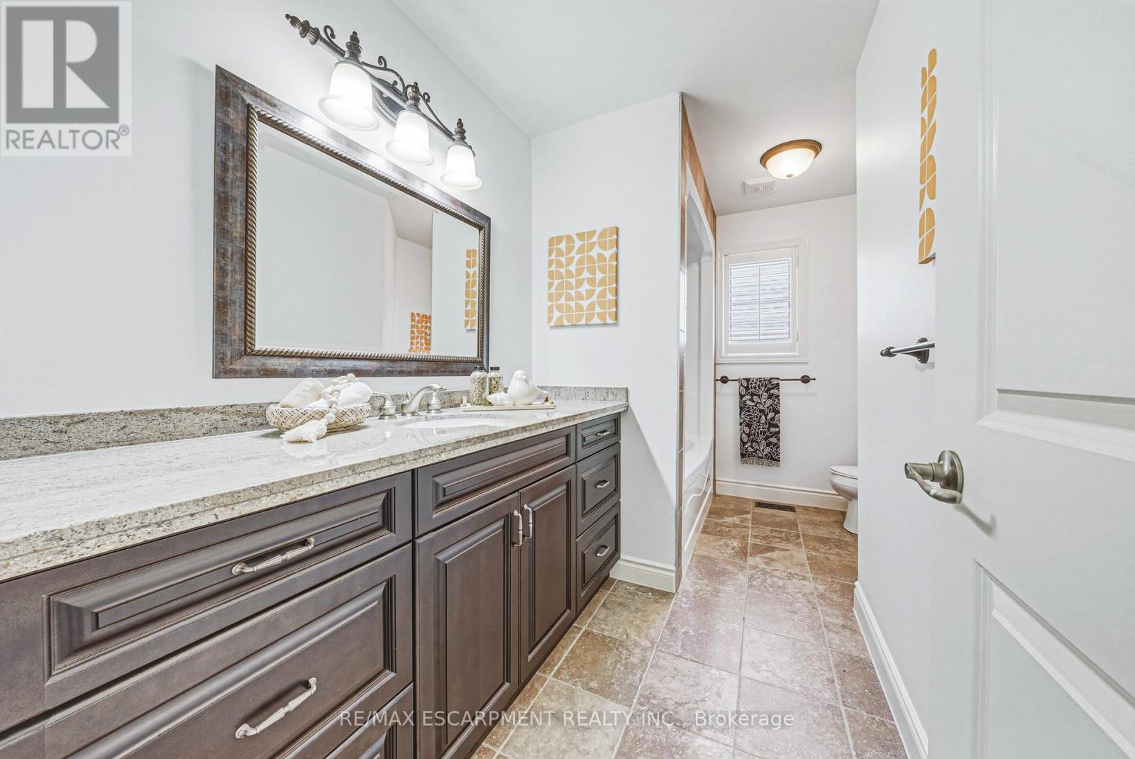 1047 St Matthews Avenue, Burlington, Ontario  L7T 2J3 - Photo 28 - W13437424