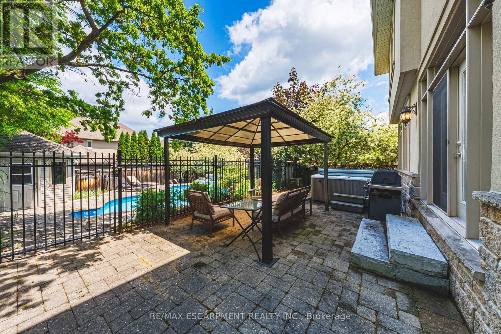 1047 St Matthews Avenue, Burlington, Ontario  L7T 2J3 - Photo 37 - W13437424