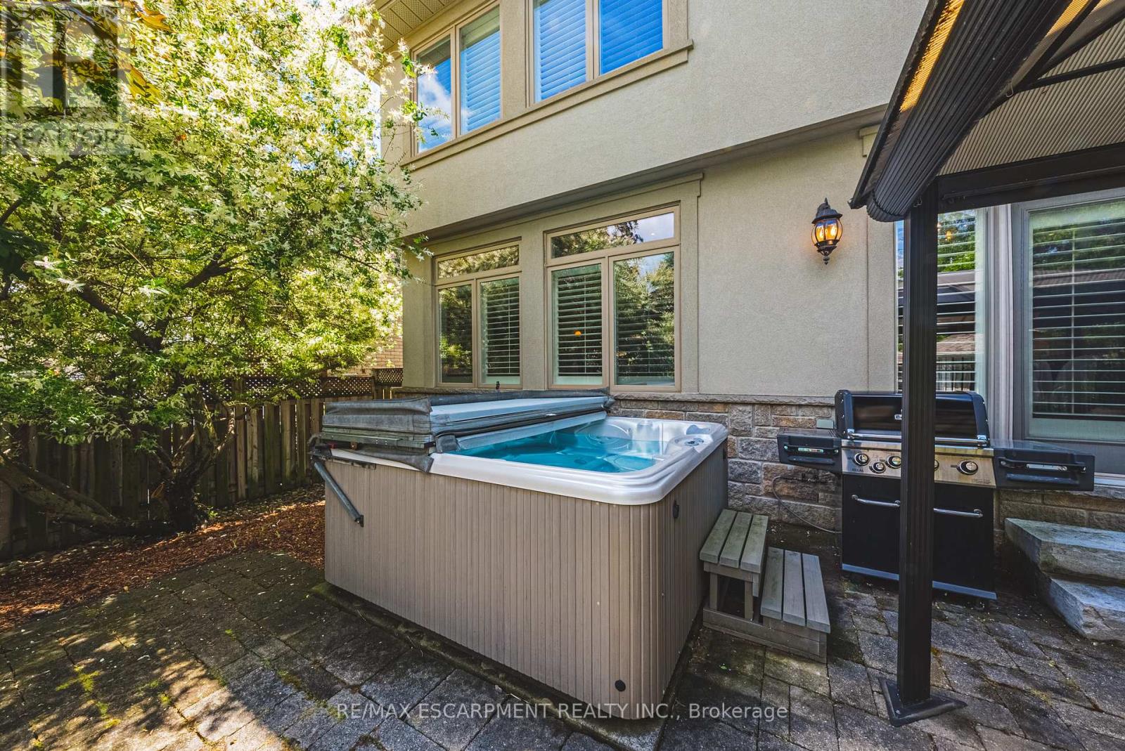 1047 St Matthews Avenue, Burlington, Ontario  L7T 2J3 - Photo 39 - W13437424