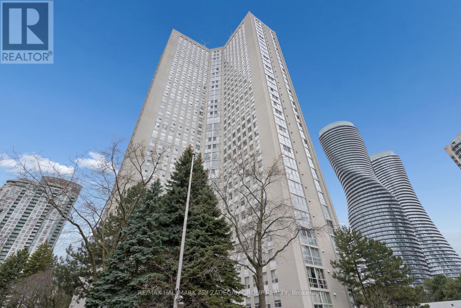 2704 - 3650 KANEFF CRESCENT, Mississauga, Ontario