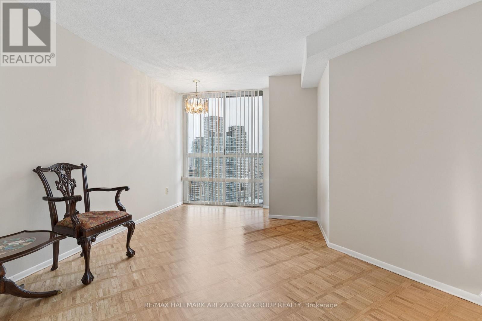 2704 - 3650 Kaneff Crescent, Mississauga, Ontario  L5A 4A1 - Photo 5 - W13437512