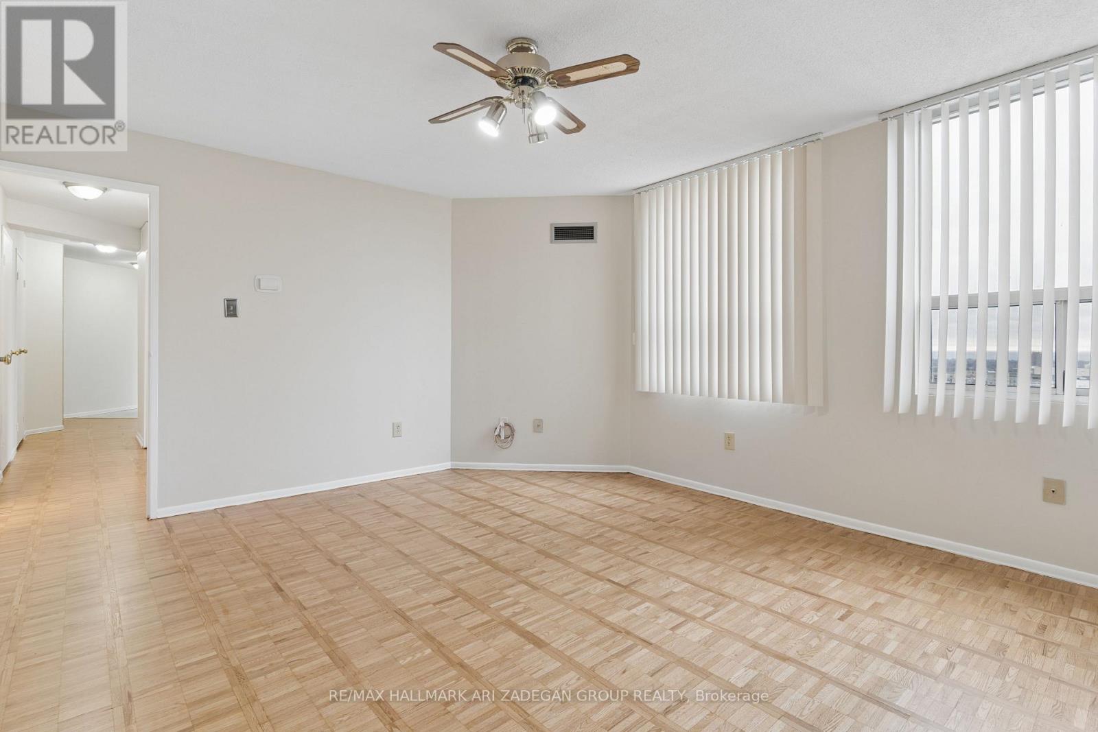 2704 - 3650 Kaneff Crescent, Mississauga, Ontario  L5A 4A1 - Photo 8 - W13437512