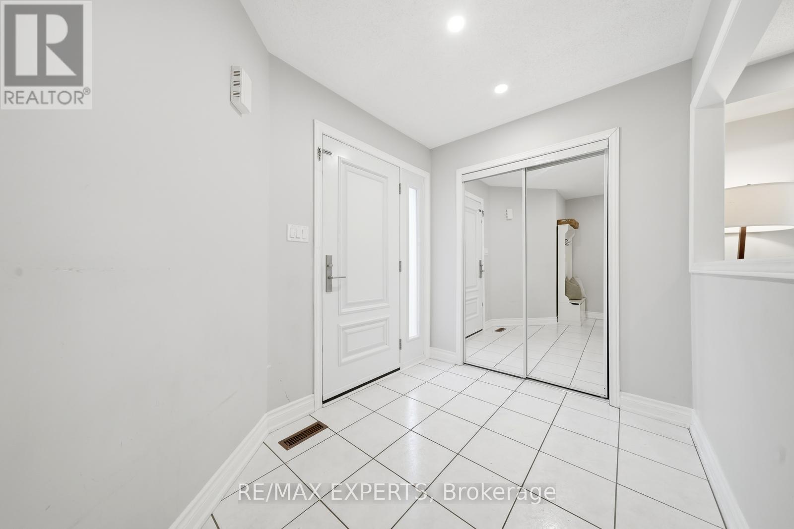 3138 Wheatstone Avenue, Mississauga, Ontario  L5B 4J1 - Photo 3 - W13437536