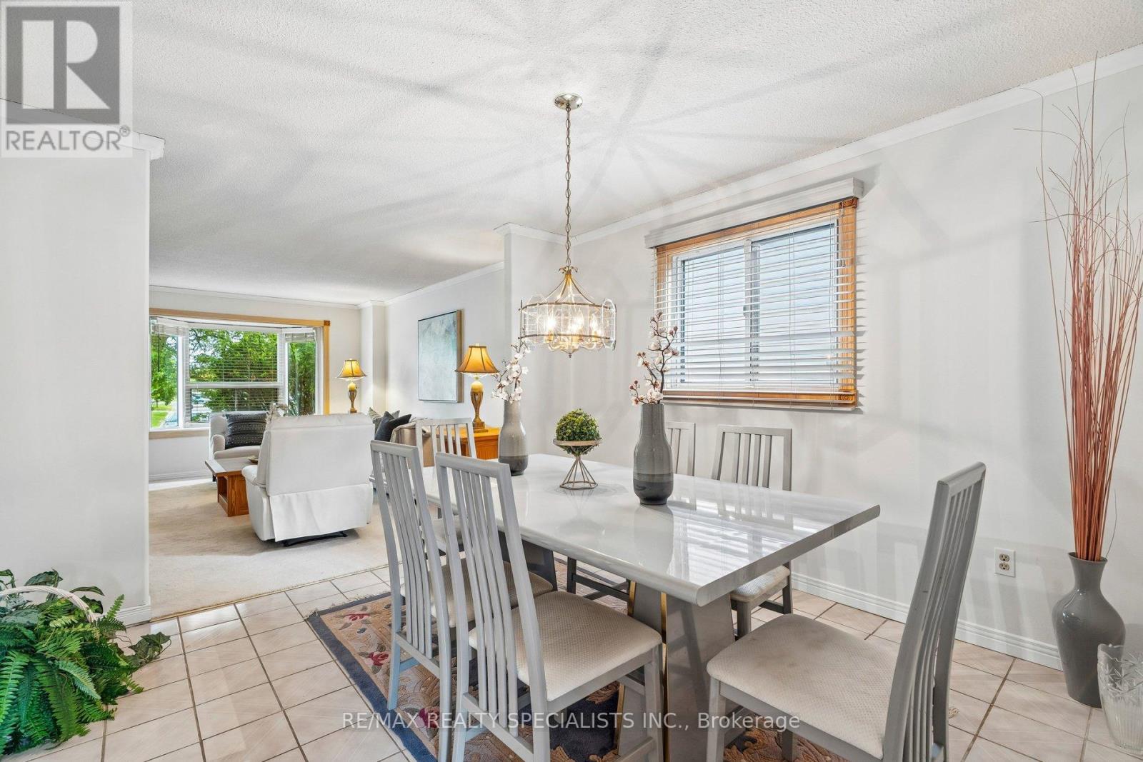 46 Linkdale Road, Brampton, Ontario  L6V 2Y6 - Photo 10 - W13437594