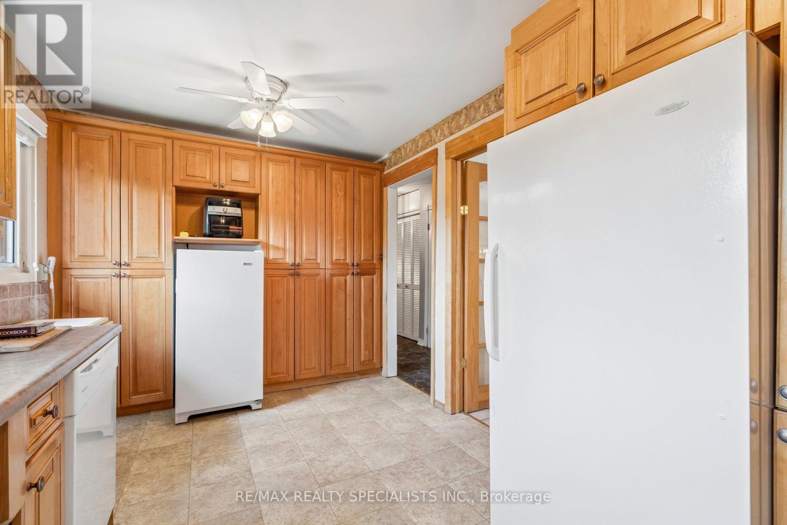 46 Linkdale Road, Brampton, Ontario  L6V 2Y6 - Photo 13 - W13437594