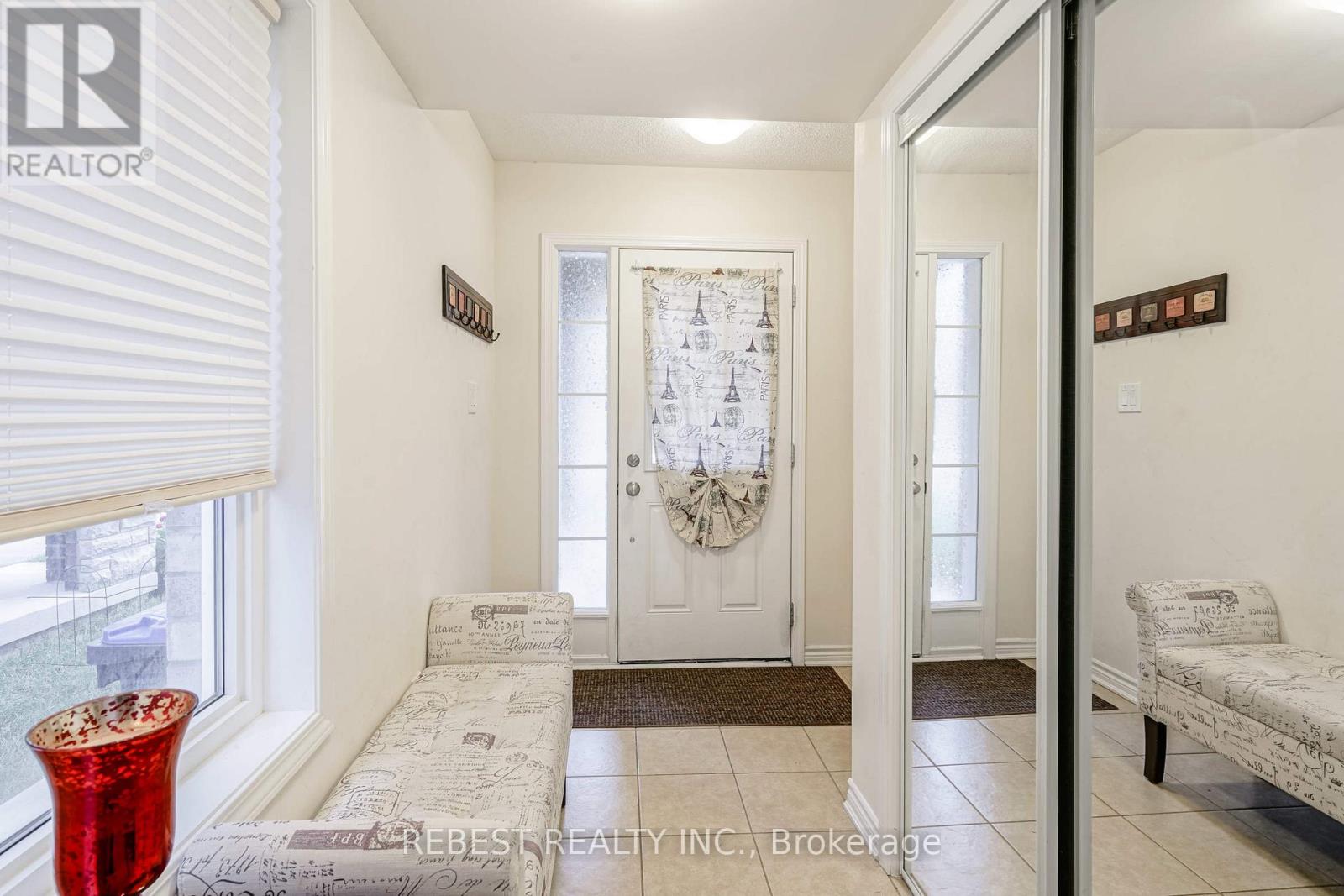 67 Bannister Crescent, Brampton, Ontario  L7A 4H4 - Photo 2 - W13437612