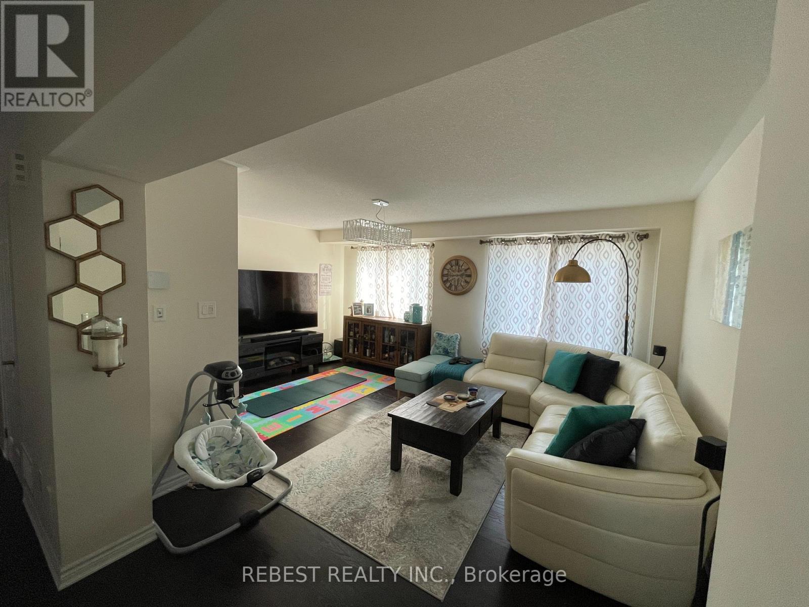 67 Bannister Crescent, Brampton, Ontario  L7A 4H4 - Photo 5 - W13437612