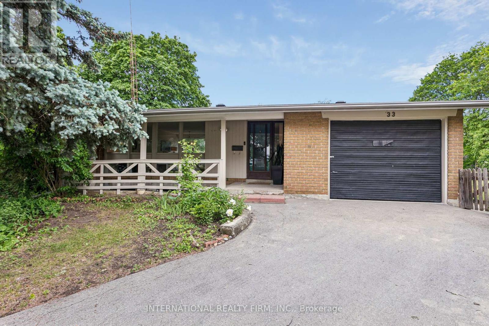 33 KENDLETON DRIVE, Toronto, Ontario