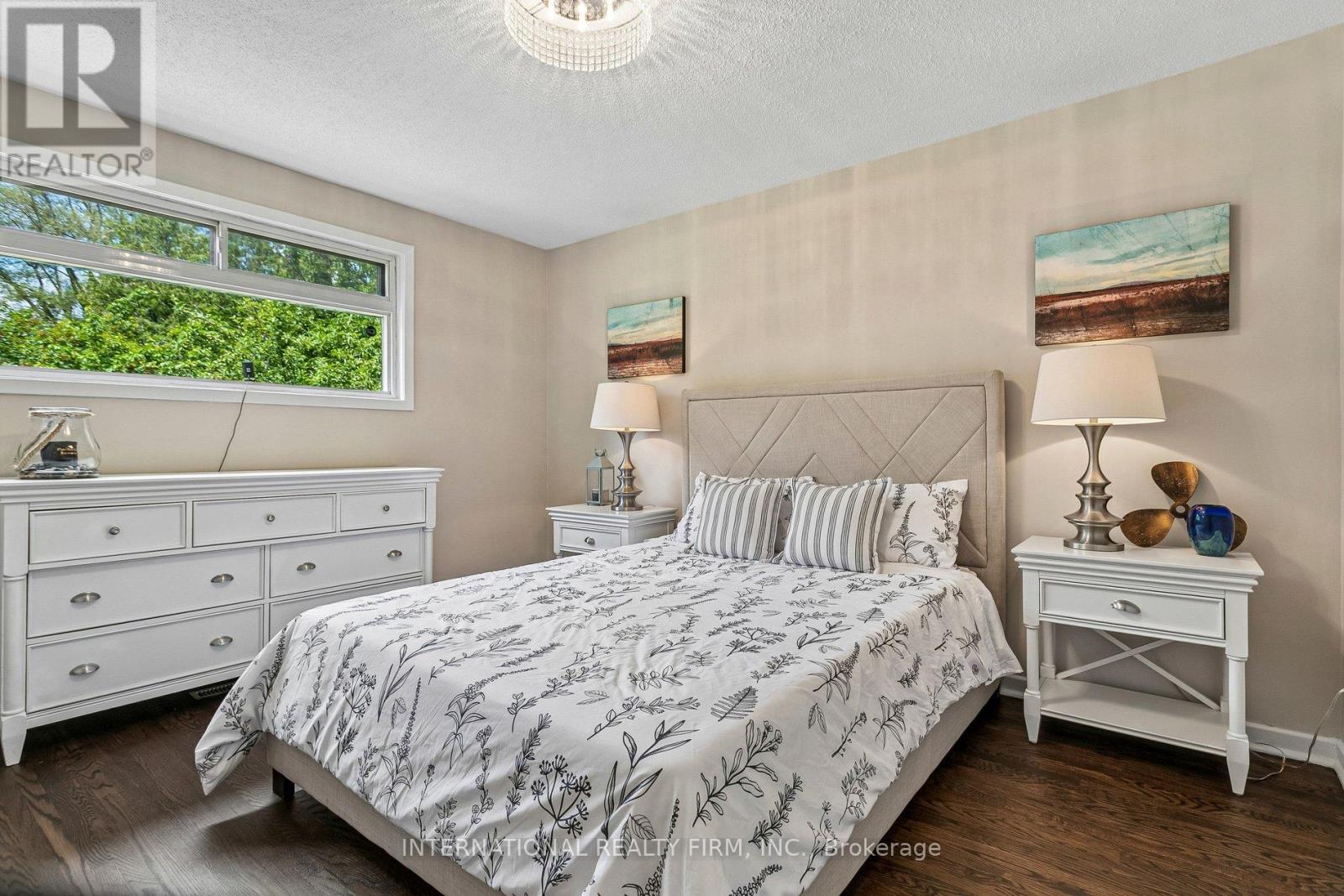 33 Kendleton Drive, Toronto, Ontario  M9V 1T9 - Photo 17 - W13437674